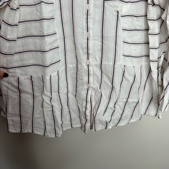 Two by Vince Camuto Striped Button Down Shirt Women's 1X White Navy Bell Sleeve - Picture 4 of 6